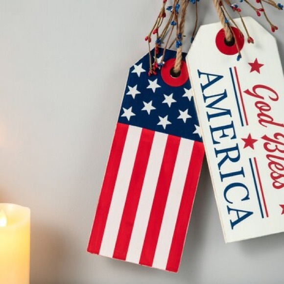 Festive American Flag Hanging Tags - Picture 4 of 5